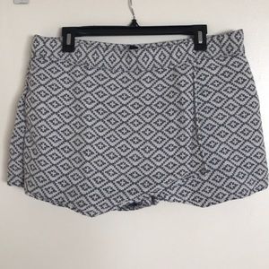 Gap skort